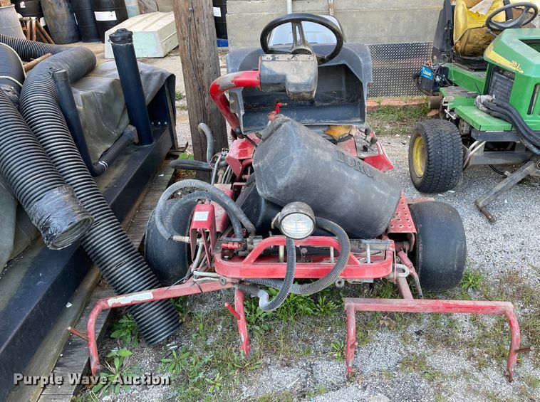 image for item IK9569 Toro  garden tractor