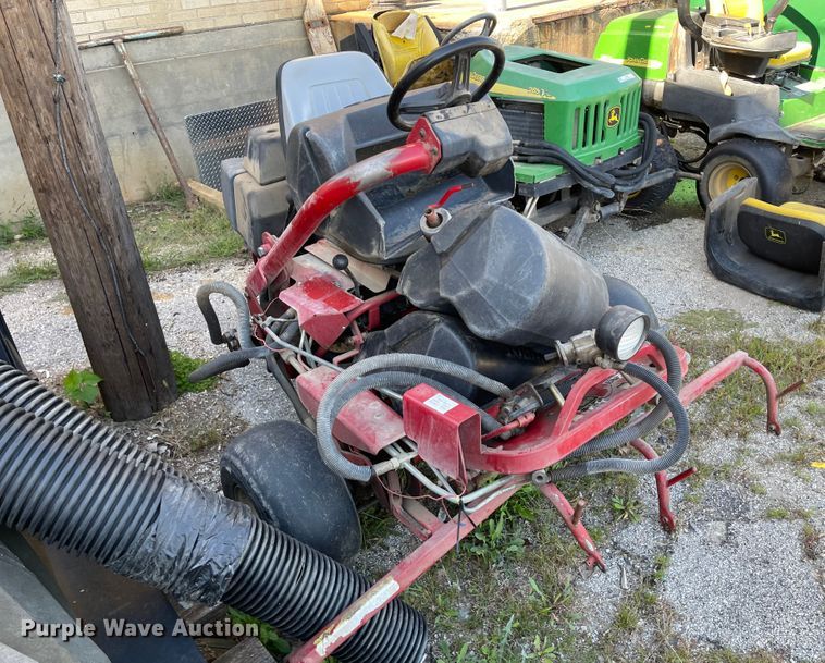 image for item IK9569 Toro  garden tractor