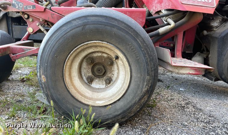 image for item IK9569 Toro  garden tractor
