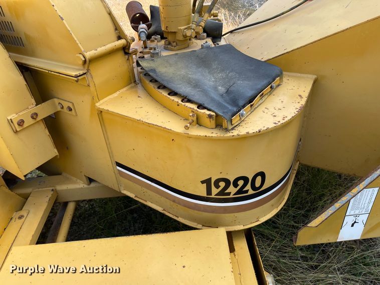 image for item IK9573 Vermeer 1220  wood chipper