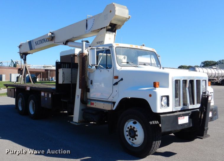 image for item IM9500 1992 International 2554  crane truck