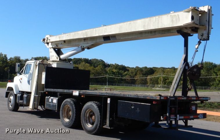 image for item IM9500 1992 International 2554  crane truck