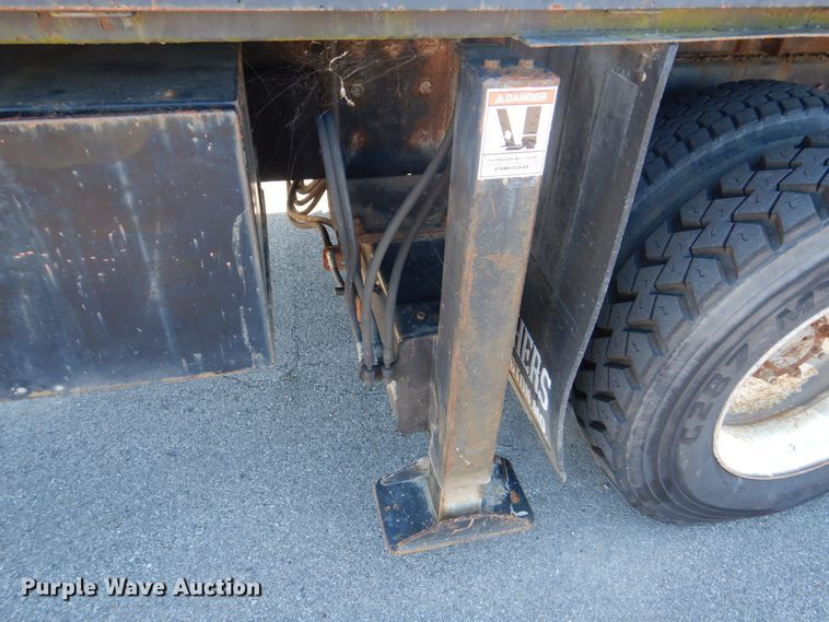 image for item IM9500 1992 International 2554  crane truck