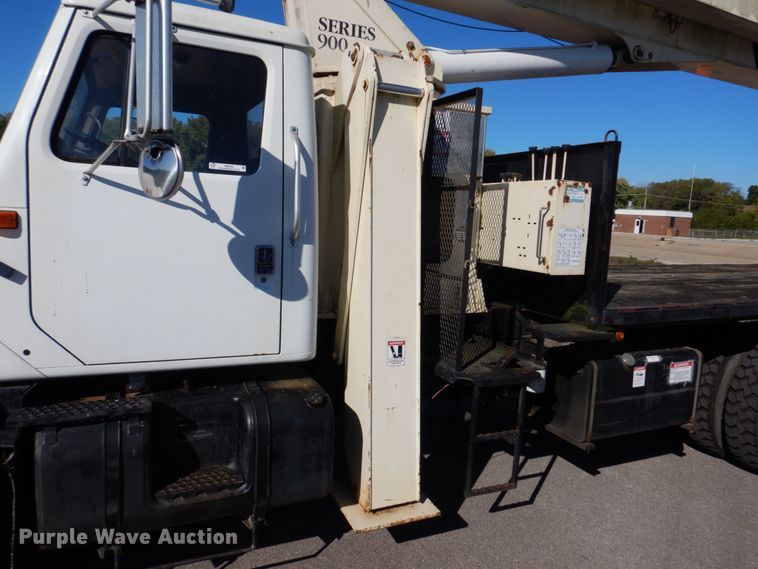 image for item IM9500 1992 International 2554  crane truck