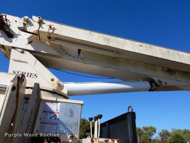 image for item IM9500 1992 International 2554  crane truck