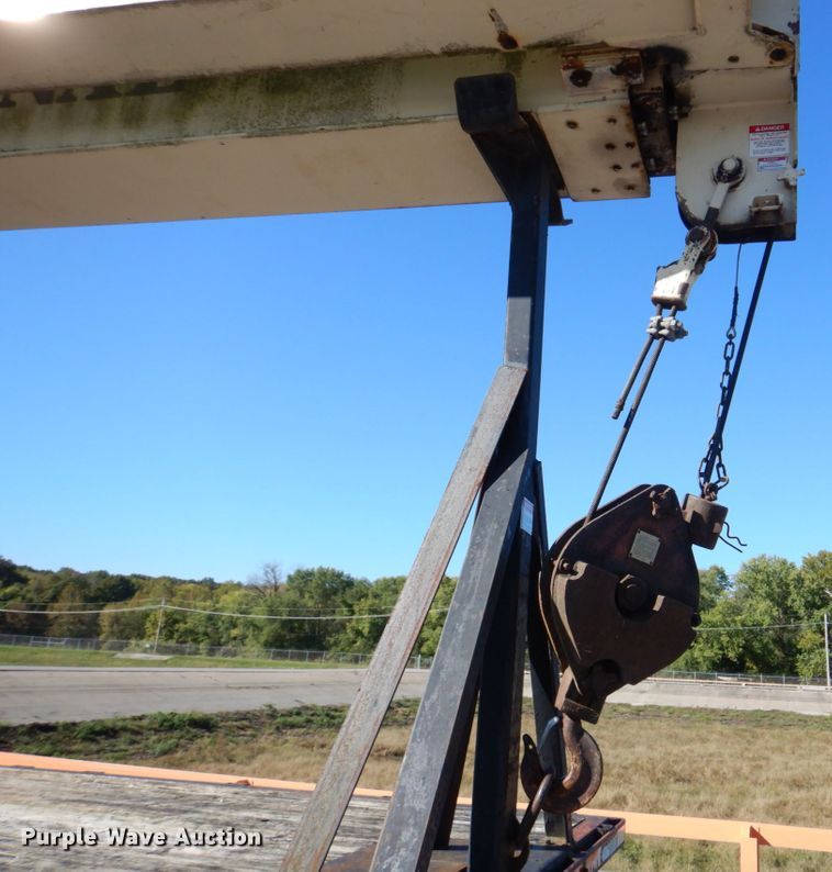 image for item IM9500 1992 International 2554  crane truck