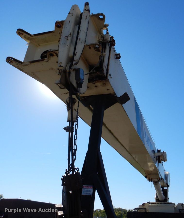 image for item IM9500 1992 International 2554  crane truck