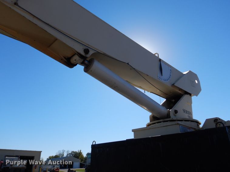 image for item IM9500 1992 International 2554  crane truck