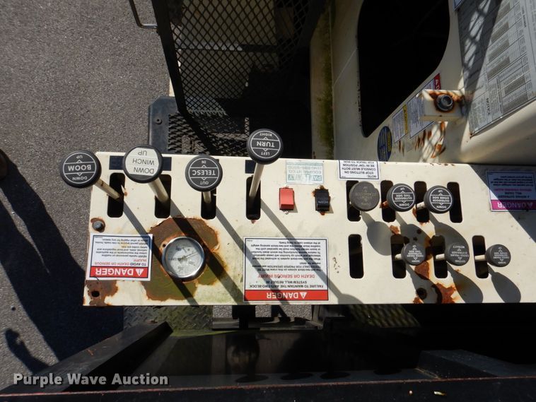 image for item IM9500 1992 International 2554  crane truck