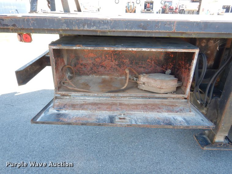 image for item IM9500 1992 International 2554  crane truck