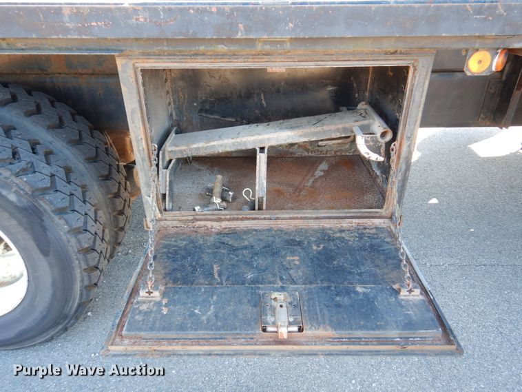 image for item IM9500 1992 International 2554  crane truck