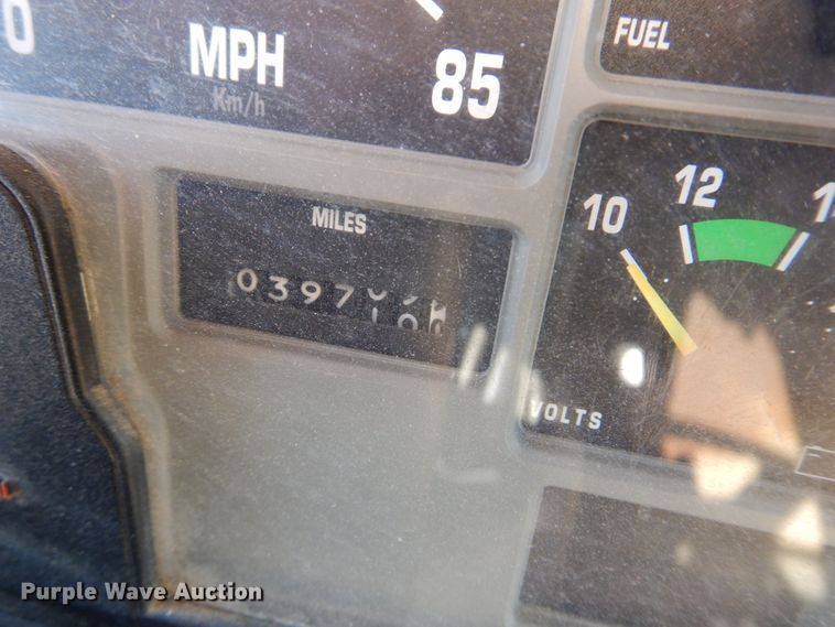 image for item IM9500 1992 International 2554  crane truck