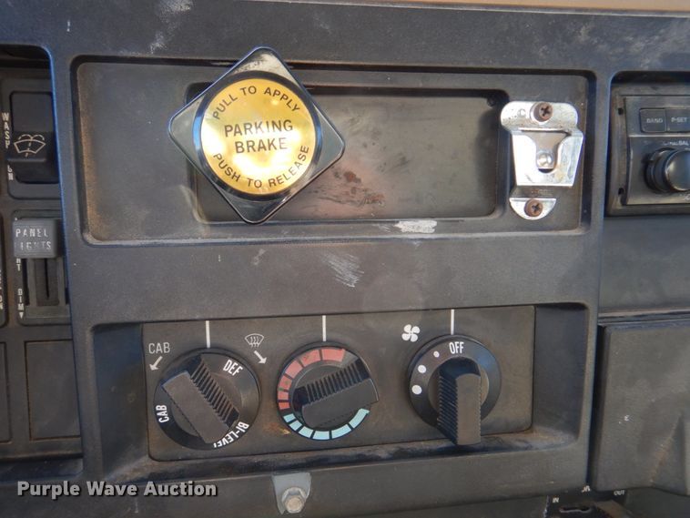 image for item IM9500 1992 International 2554  crane truck