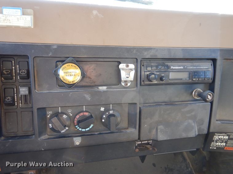 image for item IM9500 1992 International 2554  crane truck