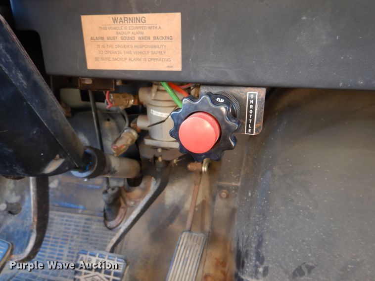 image for item IM9500 1992 International 2554  crane truck