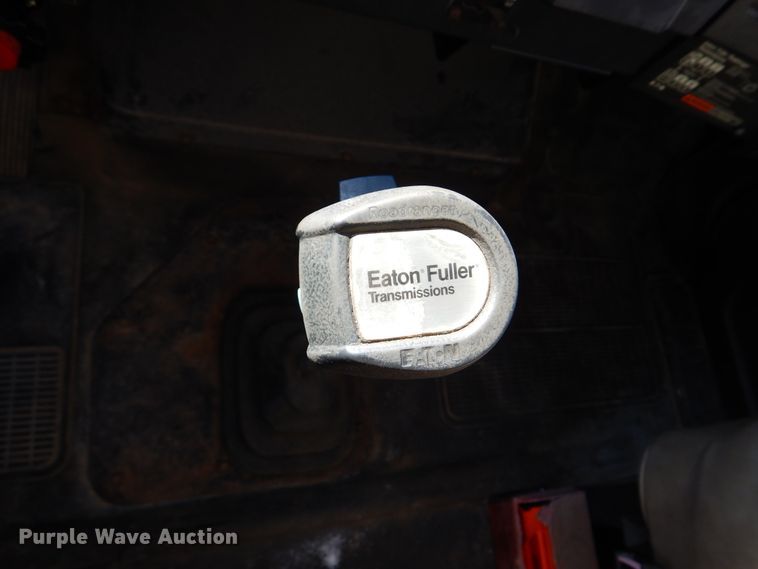 image for item IM9500 1992 International 2554  crane truck