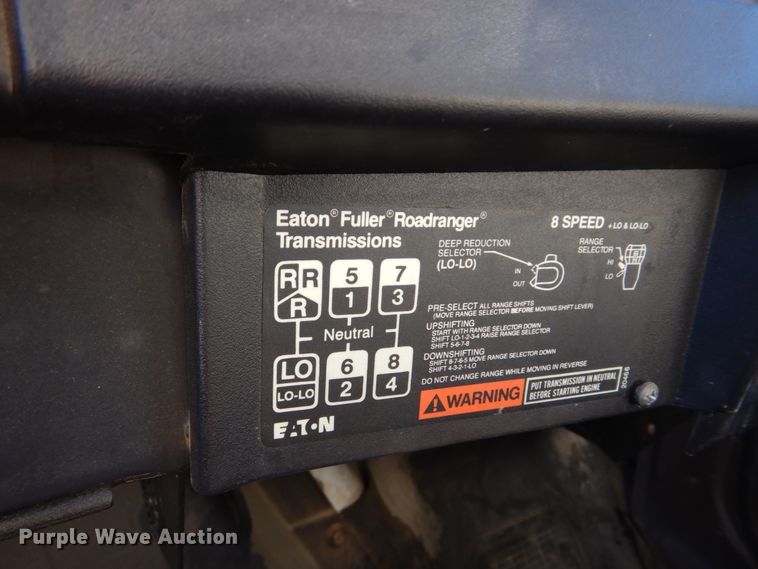 image for item IM9500 1992 International 2554  crane truck