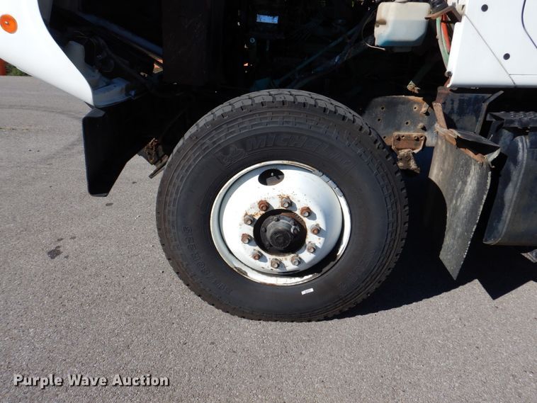 image for item IM9500 1992 International 2554  crane truck