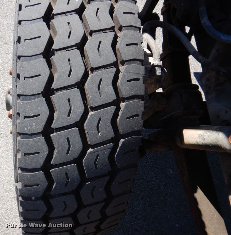 image for item IM9500 1992 International 2554  crane truck