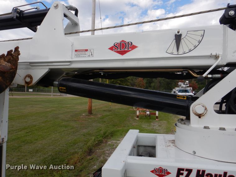 image for item IM9515 2011 SDP EZ Hauler 5500  mini digger derrick