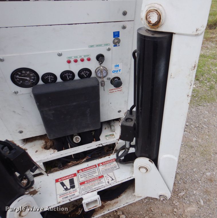 image for item IM9515 2011 SDP EZ Hauler 5500  mini digger derrick