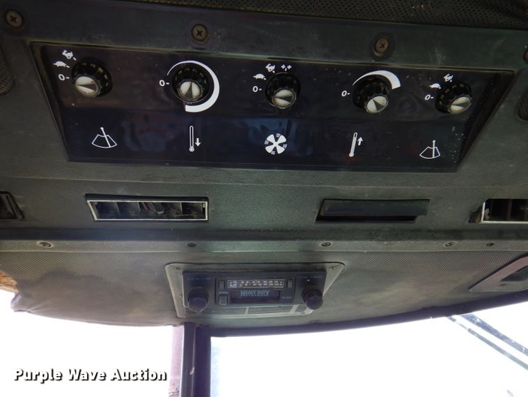 image for item IN9887 1976 John Deere 4630  tractor