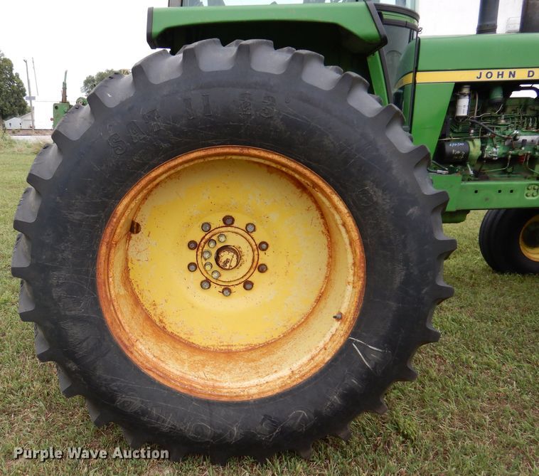 image for item IN9887 1976 John Deere 4630  tractor
