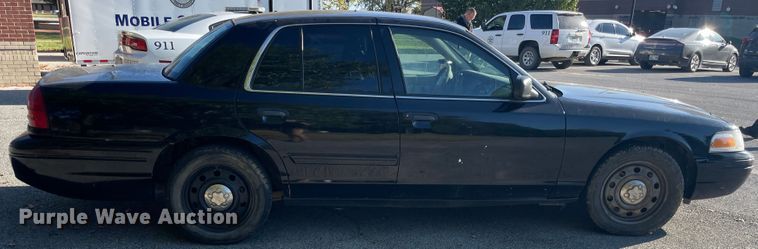image for item IX9500 2009 Ford Crown Victoria Police Interceptor