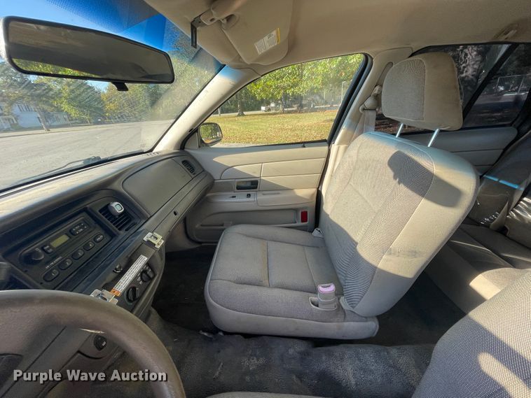 image for item IX9500 2009 Ford Crown Victoria Police Interceptor