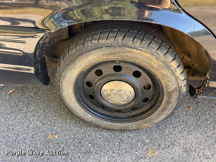 image for item IX9500 2009 Ford Crown Victoria Police Interceptor