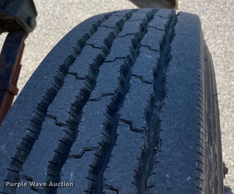 image for item IX9501 1992 International 4700  command center truck