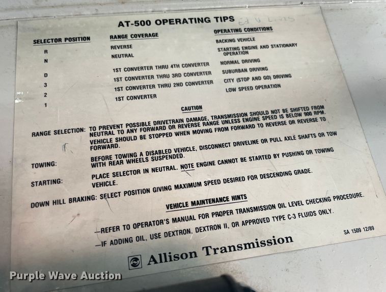 image for item IX9501 1992 International 4700  command center truck