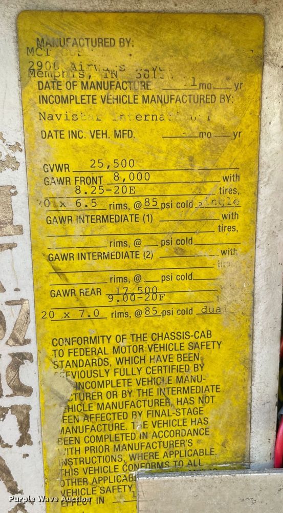 image for item IX9501 1992 International 4700  command center truck