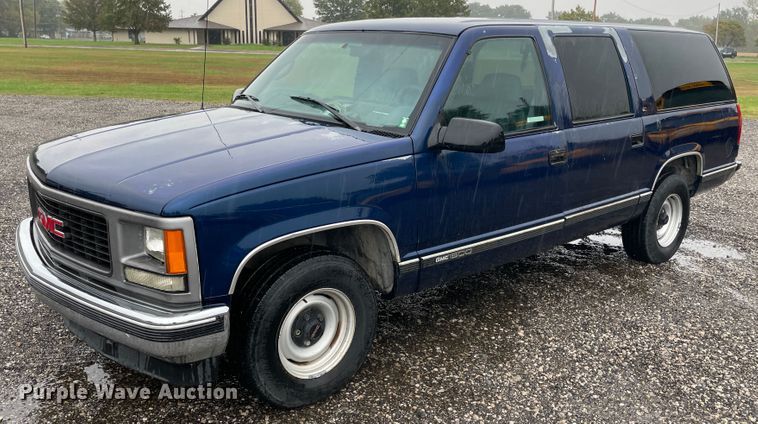 image for item IX9528 1999 GMC Suburban  SUV