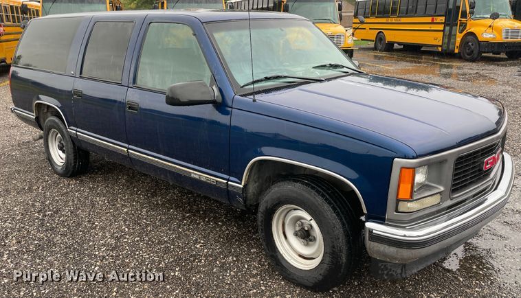image for item IX9528 1999 GMC Suburban  SUV