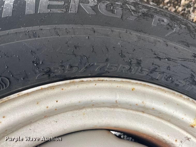 image for item IX9528 1999 GMC Suburban  SUV