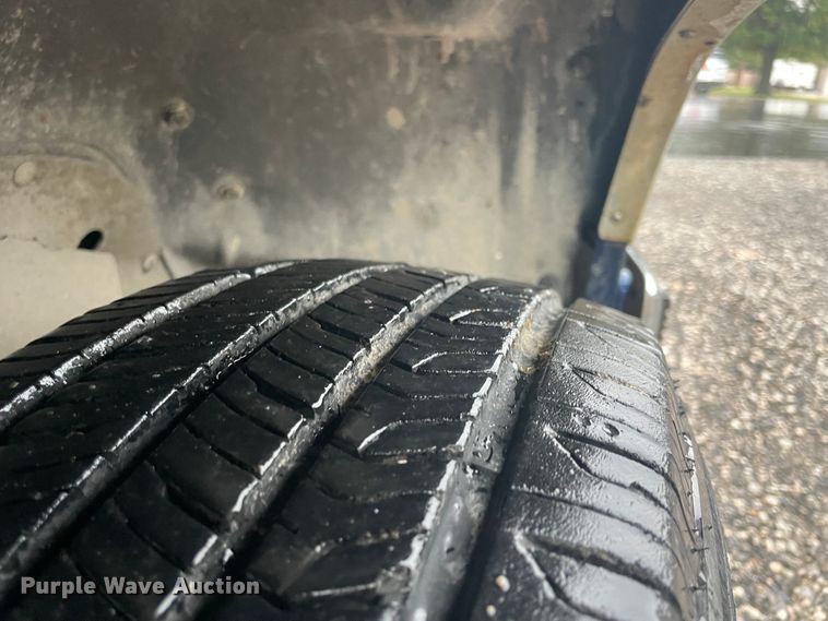 image for item IX9528 1999 GMC Suburban  SUV