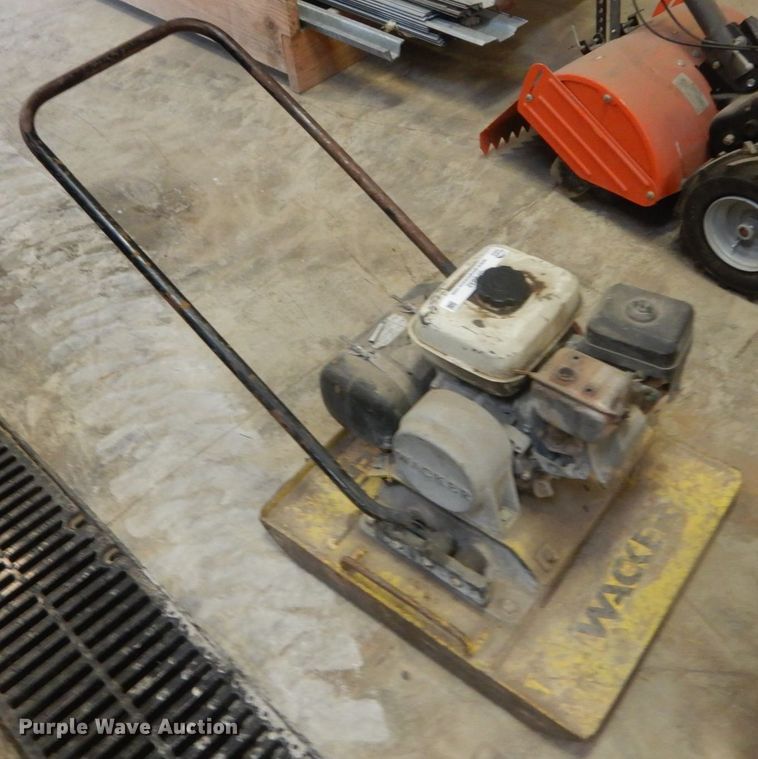 image for item JF9932 Wacker  plate compactor