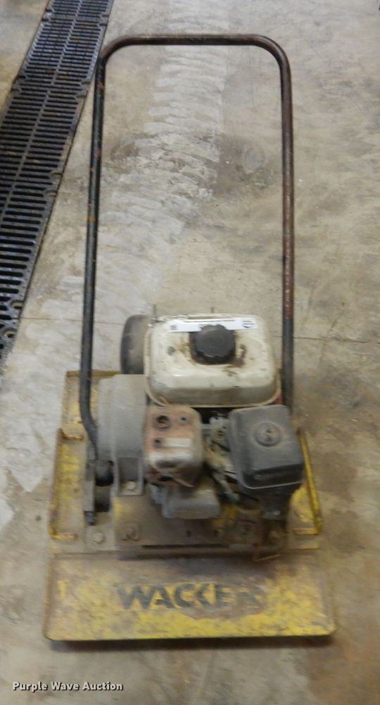 image for item JF9932 Wacker  plate compactor