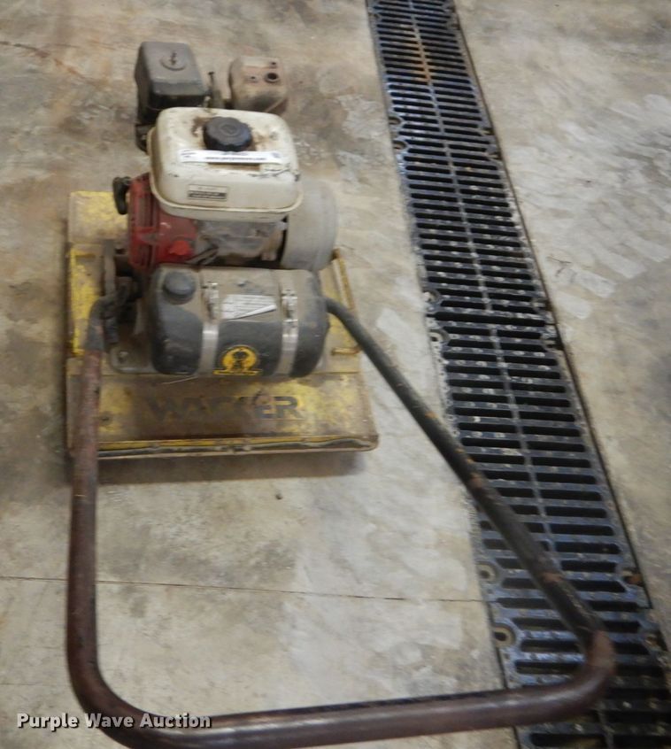 image for item JF9932 Wacker  plate compactor