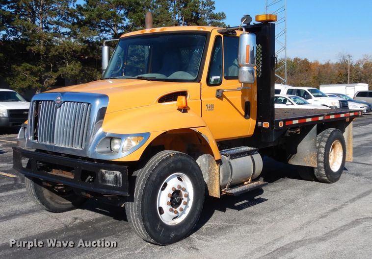 image for item JI9365 2006 International 7400  flatbed truck