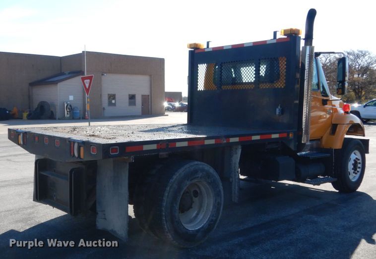 image for item JI9365 2006 International 7400  flatbed truck
