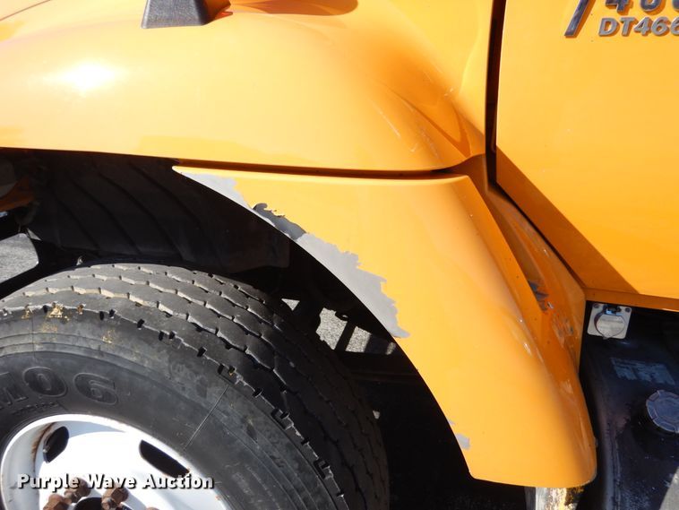 image for item JI9365 2006 International 7400  flatbed truck