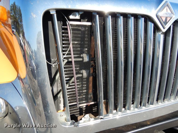 image for item JI9365 2006 International 7400  flatbed truck