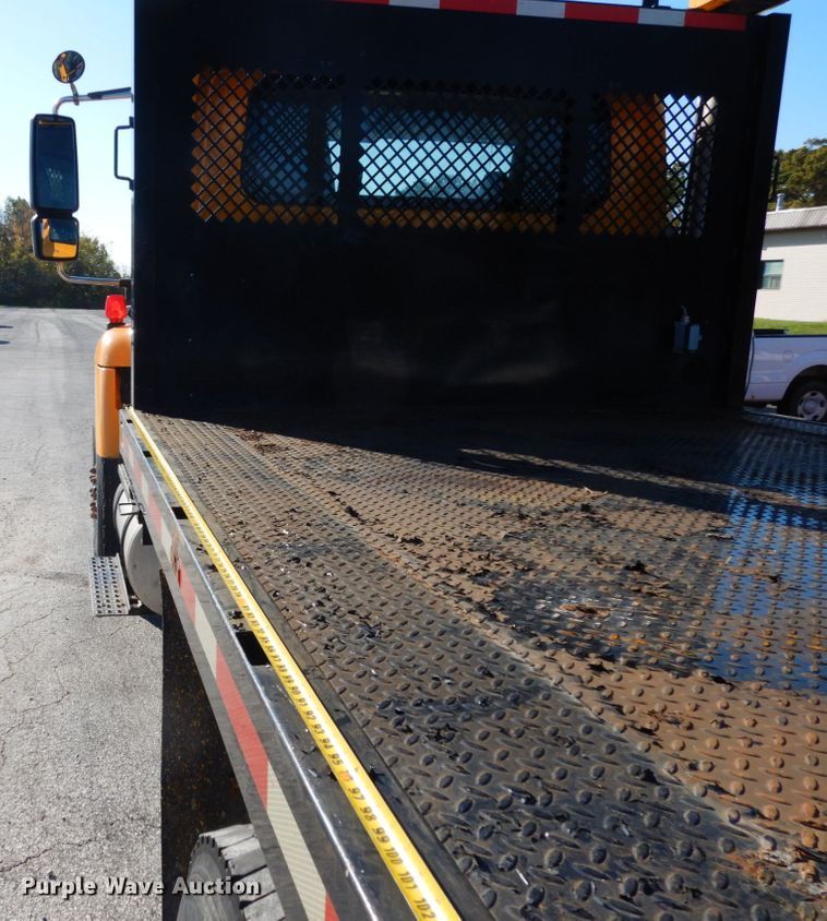 image for item JI9365 2006 International 7400  flatbed truck