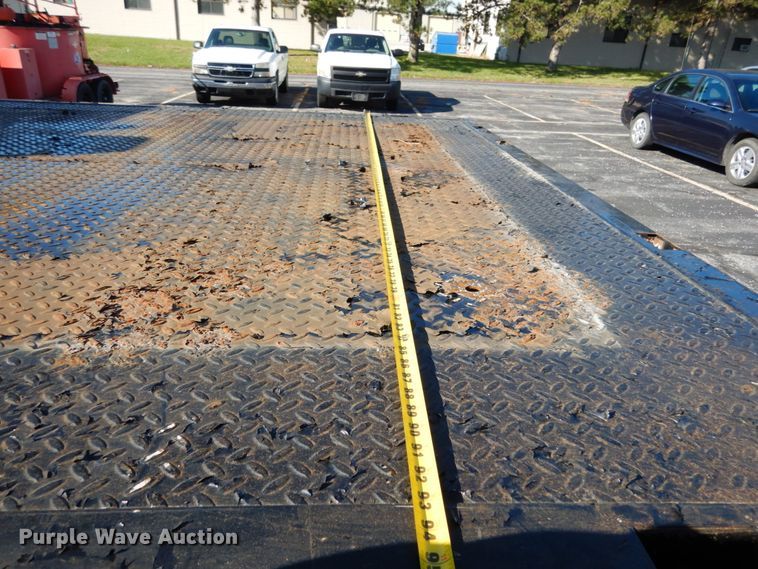 image for item JI9365 2006 International 7400  flatbed truck