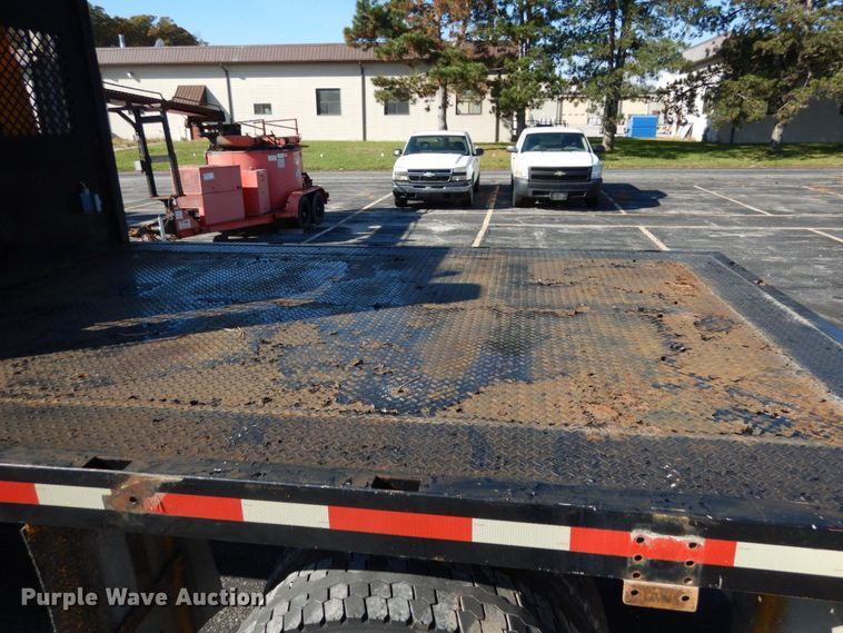 image for item JI9365 2006 International 7400  flatbed truck