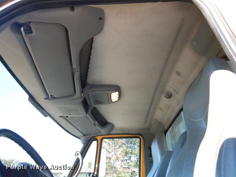 image for item JI9365 2006 International 7400  flatbed truck