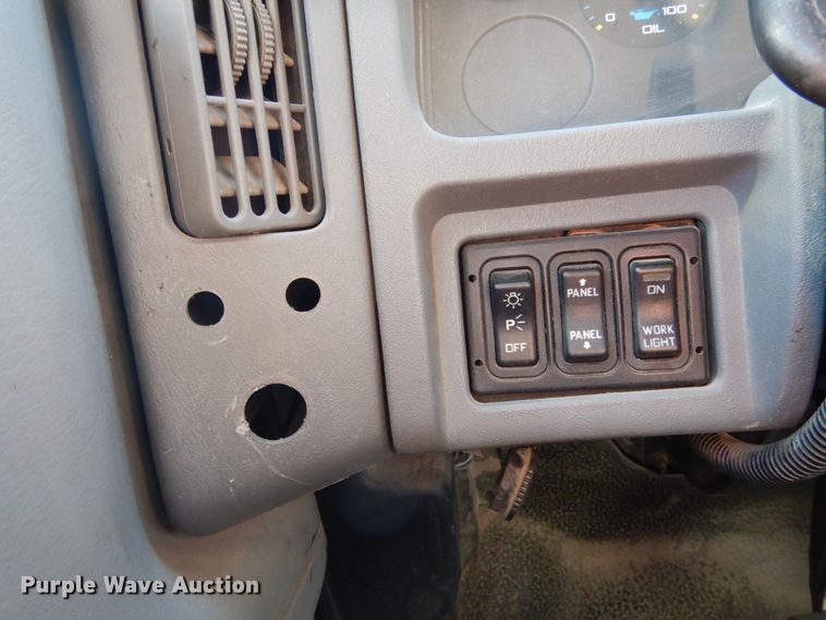 image for item JI9365 2006 International 7400  flatbed truck