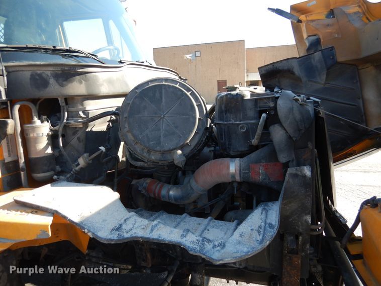 image for item JI9365 2006 International 7400  flatbed truck